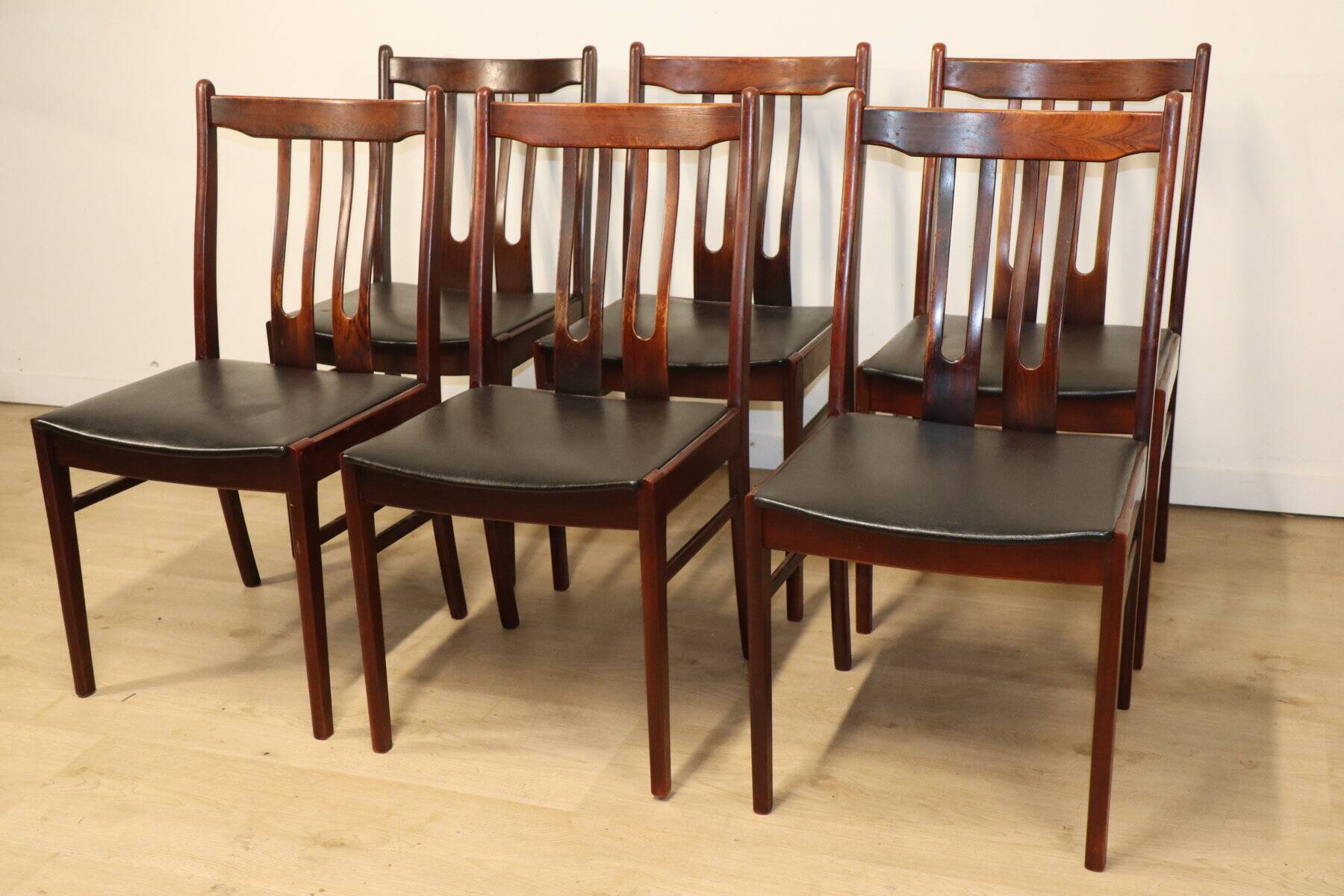 Set of 6 Scandinavian chairs in rosewood, 1960.