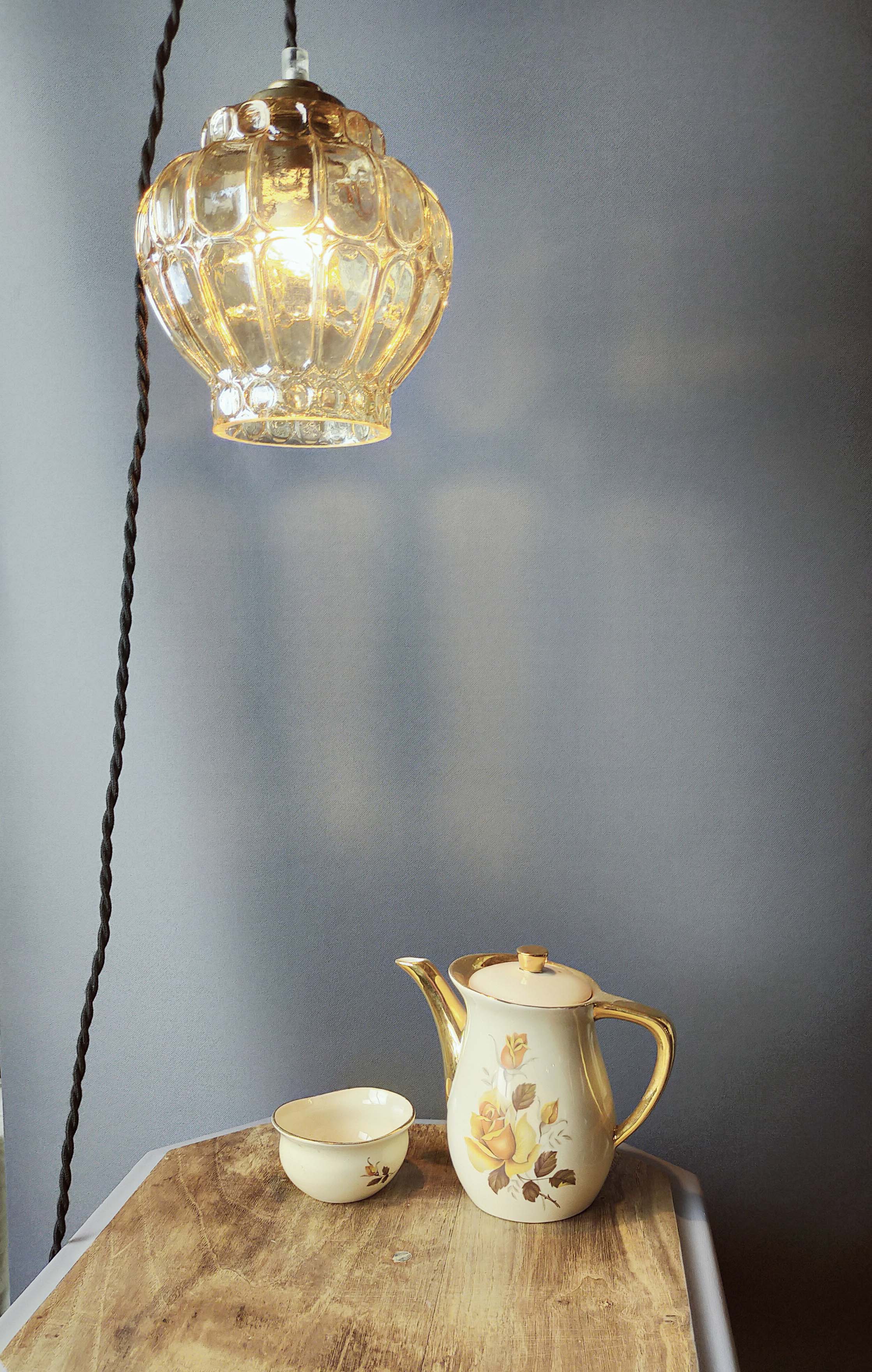 Golden crystal bulb walker