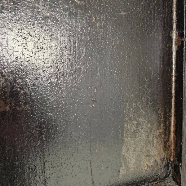 Cabinet en laque rouge chinois ancien, fin du 19e / début du 20e siècle.