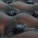 Pouf Chesterfield marron foncé en cuir de vachette