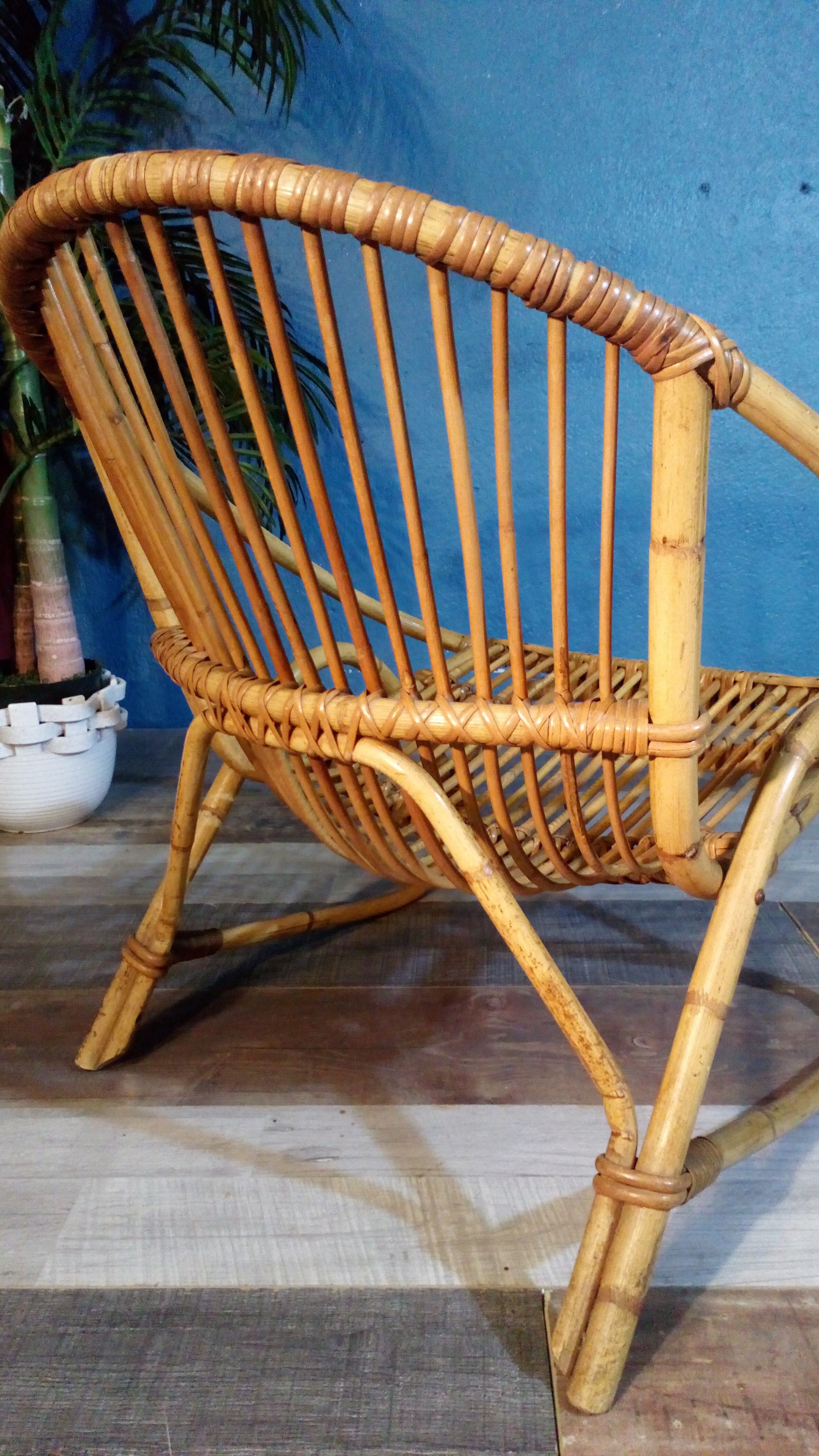 Fauteuil coque rotin 1960