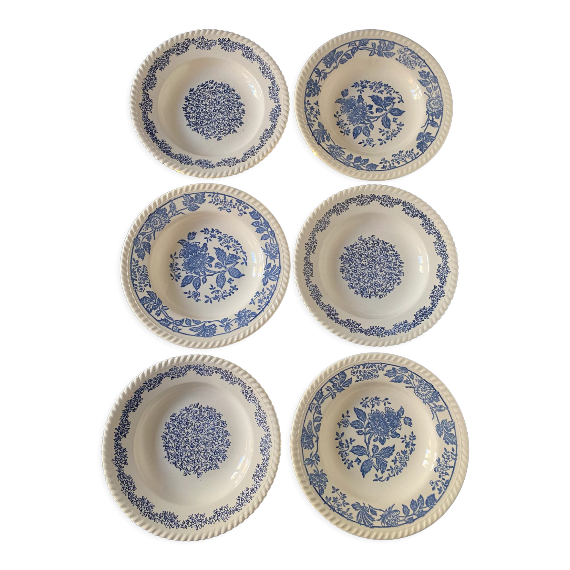 6 hollow plates with floral patterns