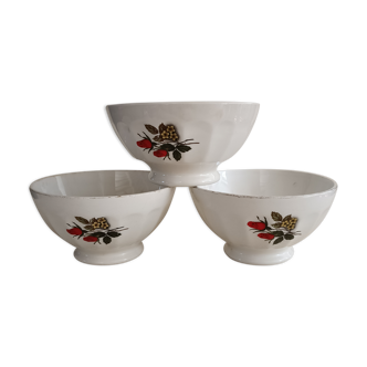 3 ribbed bowls decorated with roses