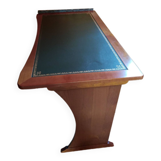 Wall-mounted writing table in cherry wood. retractable.