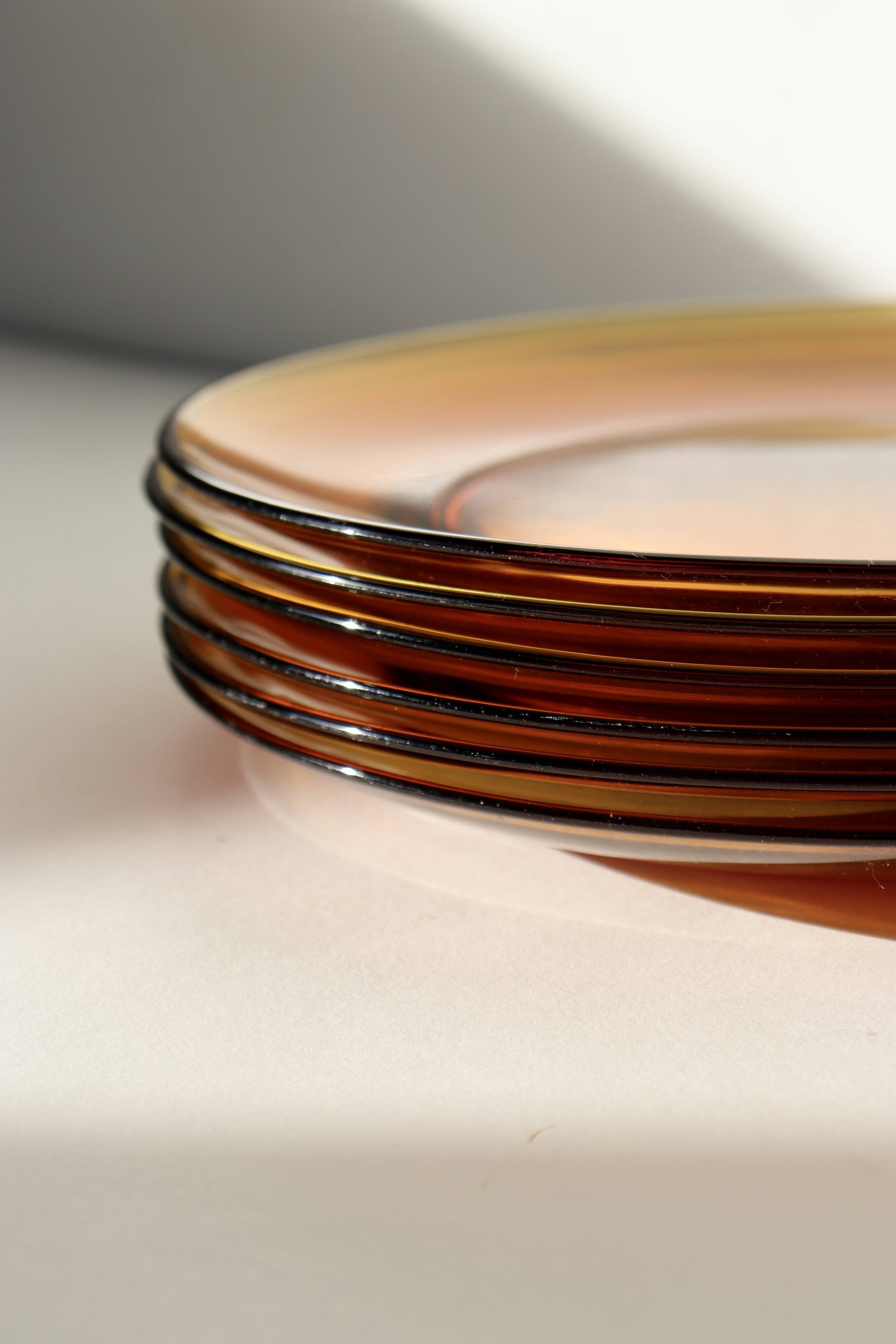 6 amber glass plates