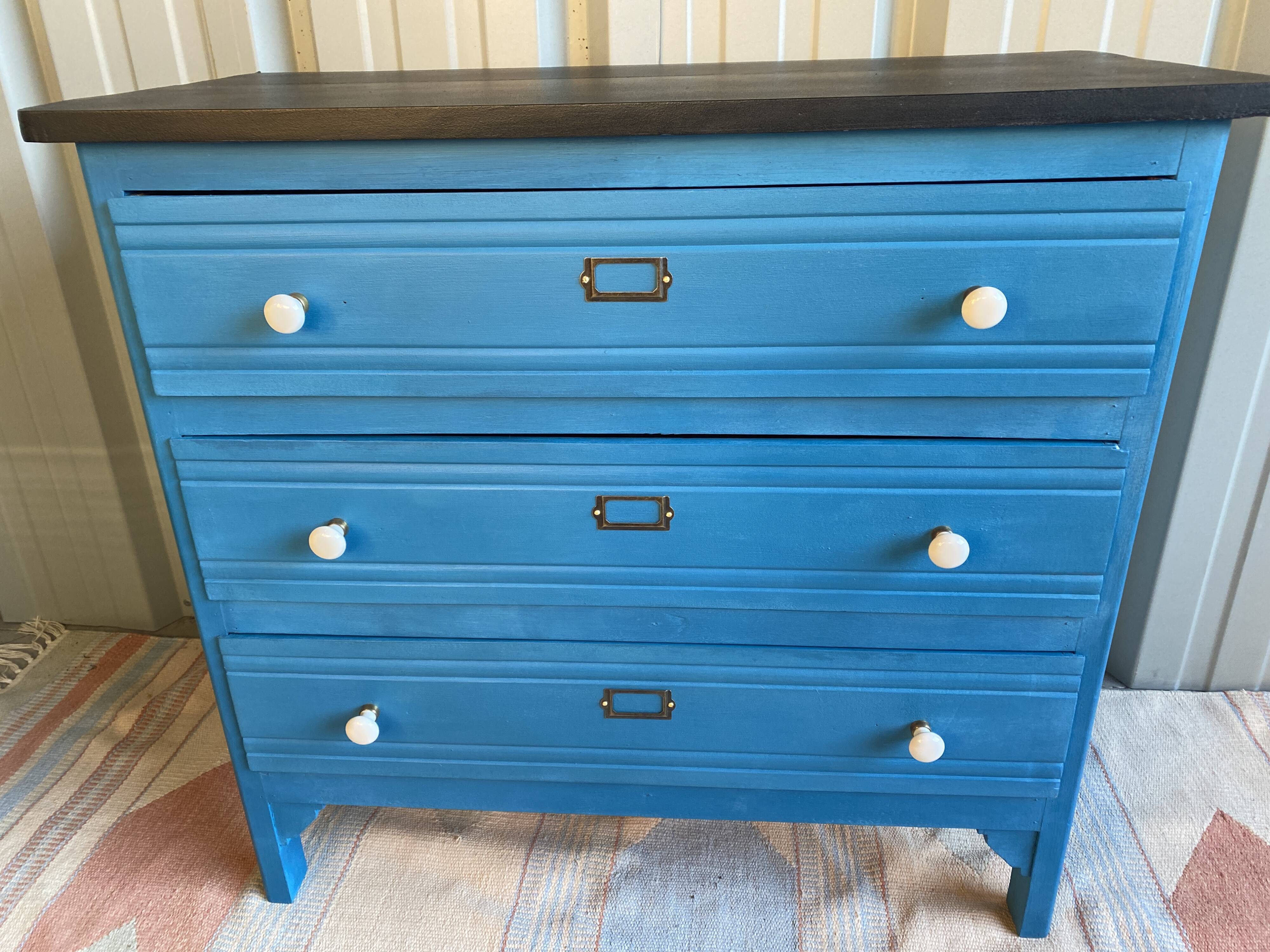 Commode bleu pétrole ciré