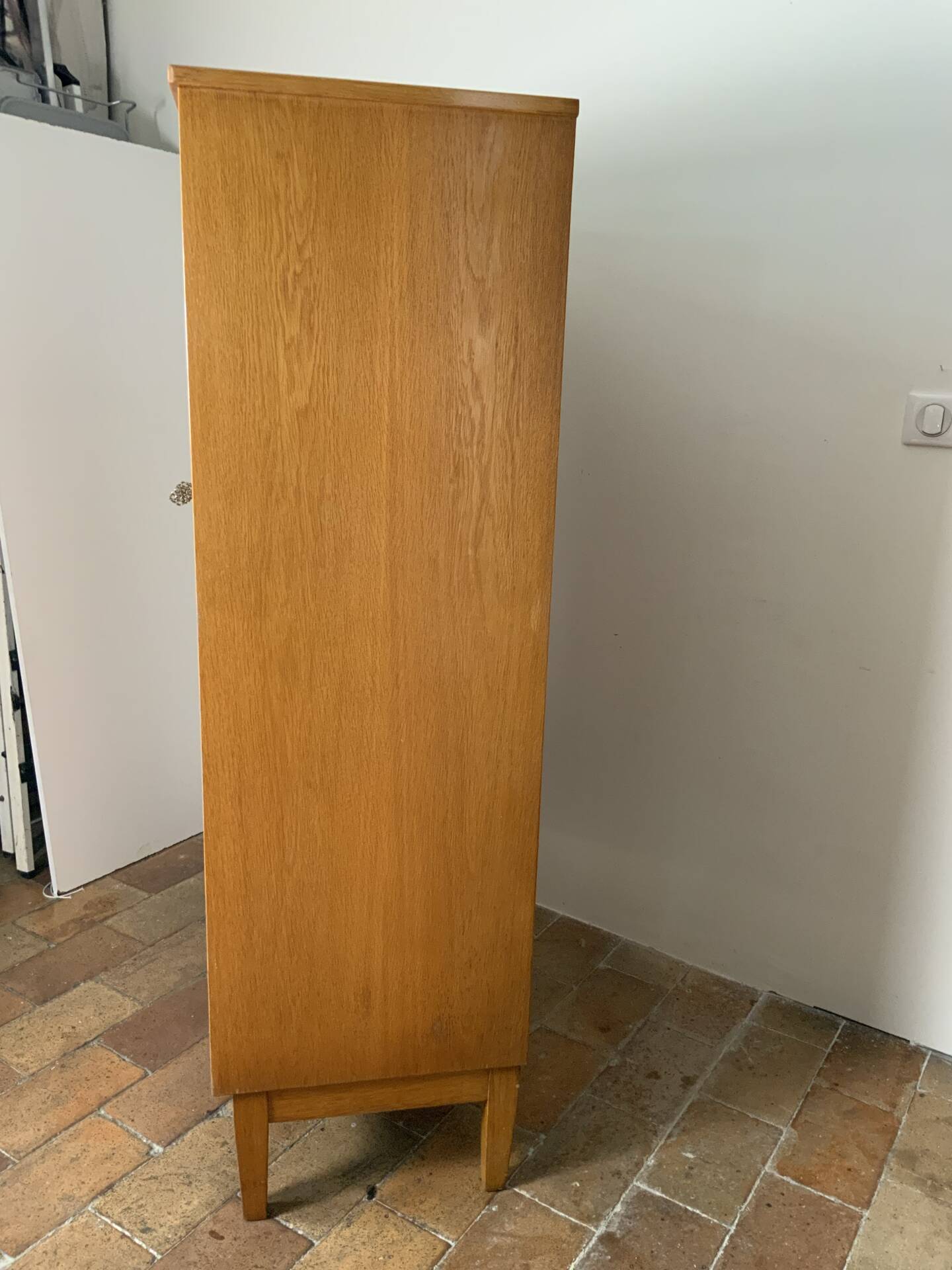 Armoire vintage