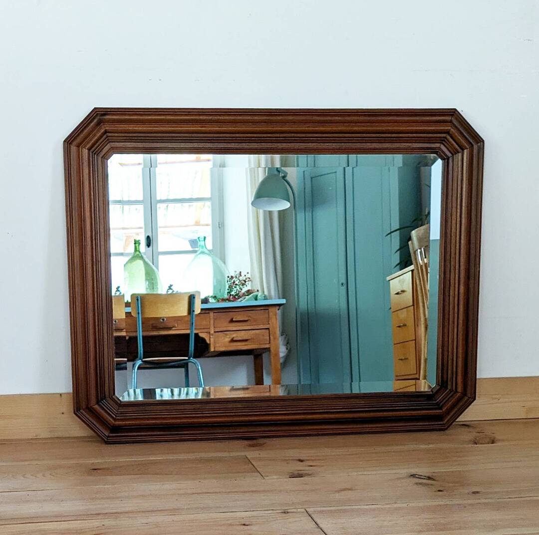 Miroir octogonal en bois.