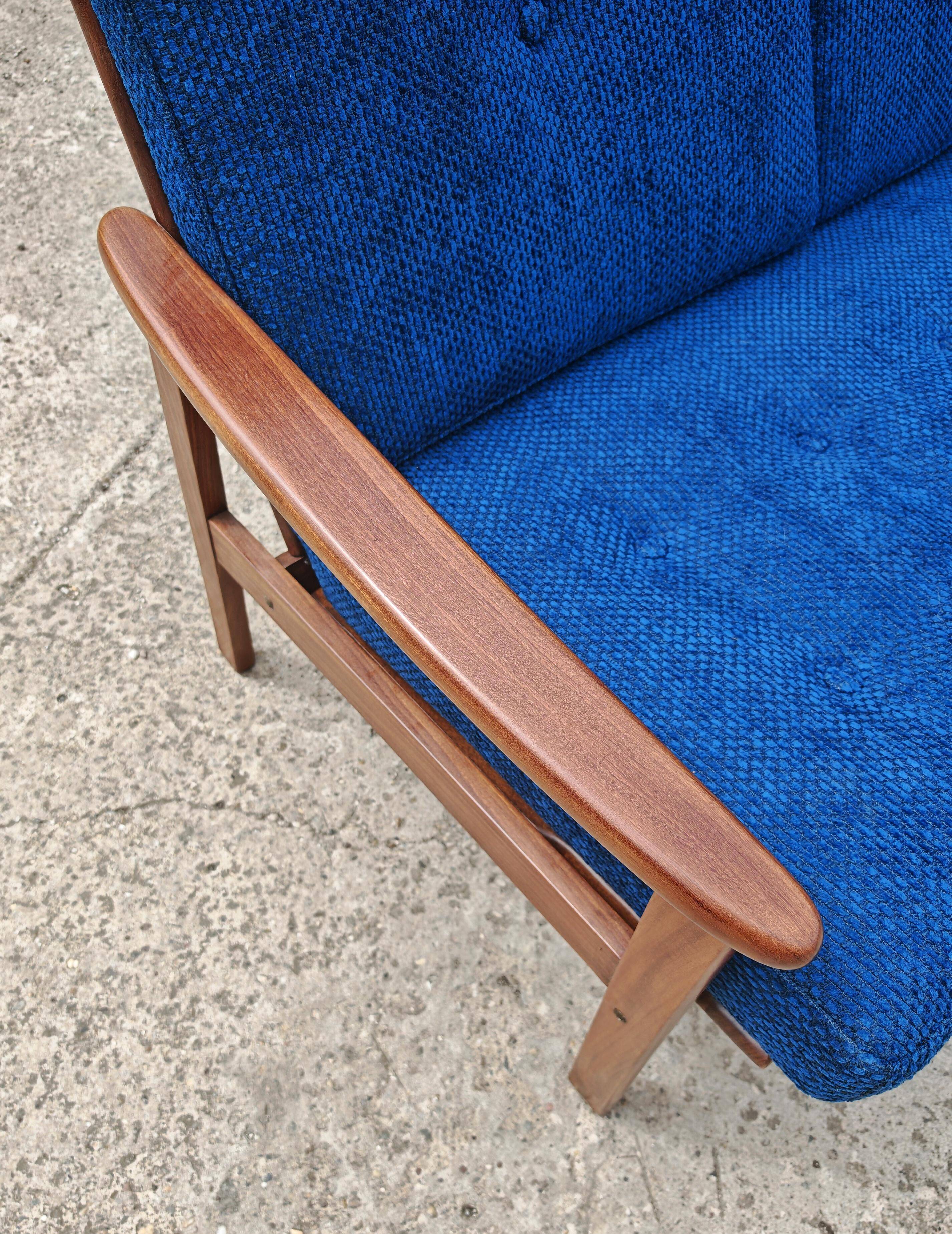 Mid Century 3-seater canapé in teak attributed to Arne Vodder.