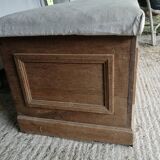 Lined chest bench