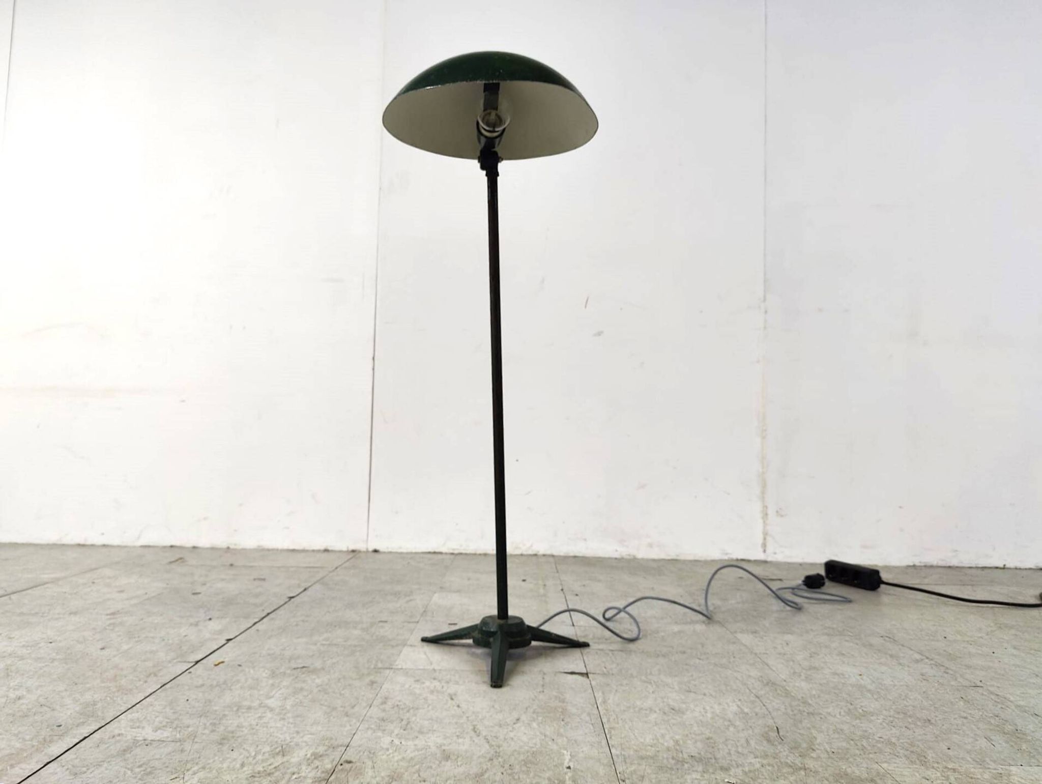 Lampadaire industriel en métal, années 1970