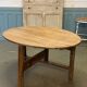 Table XVIIIème en noyer