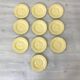 Ensemble de 10 petites assiettes Genevieve Lethu