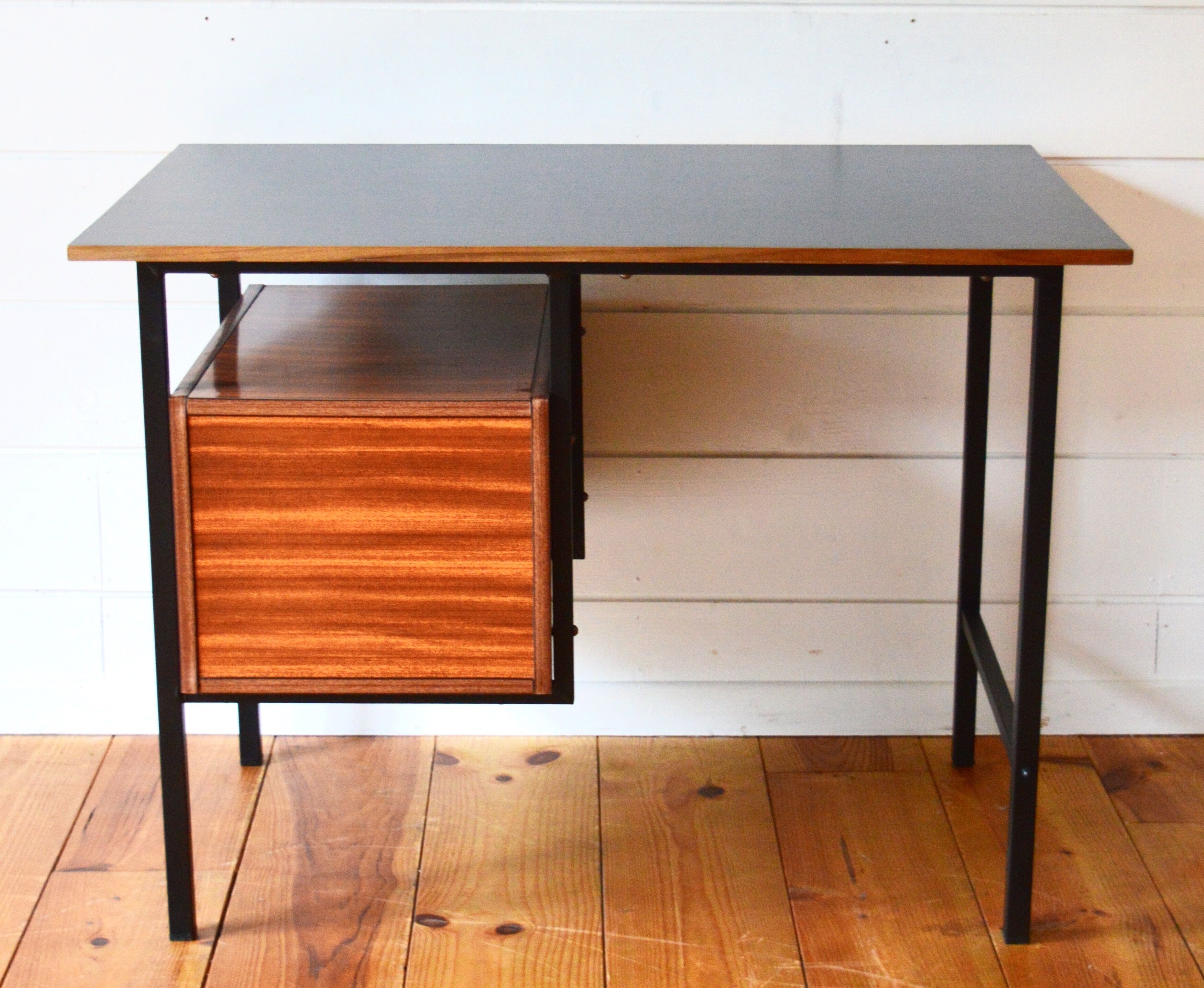 Alphonse desk