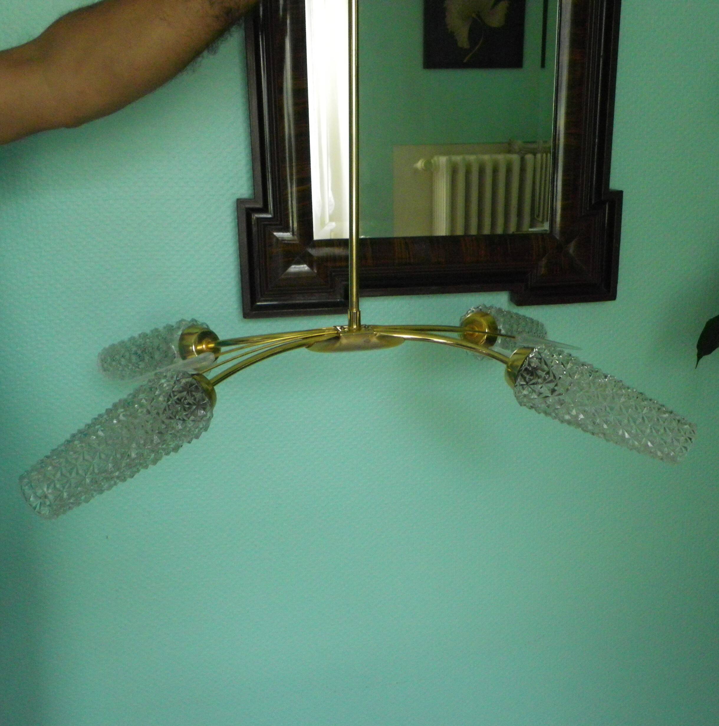 Four-light suspension with glass lampshade, diamond size, 1980.