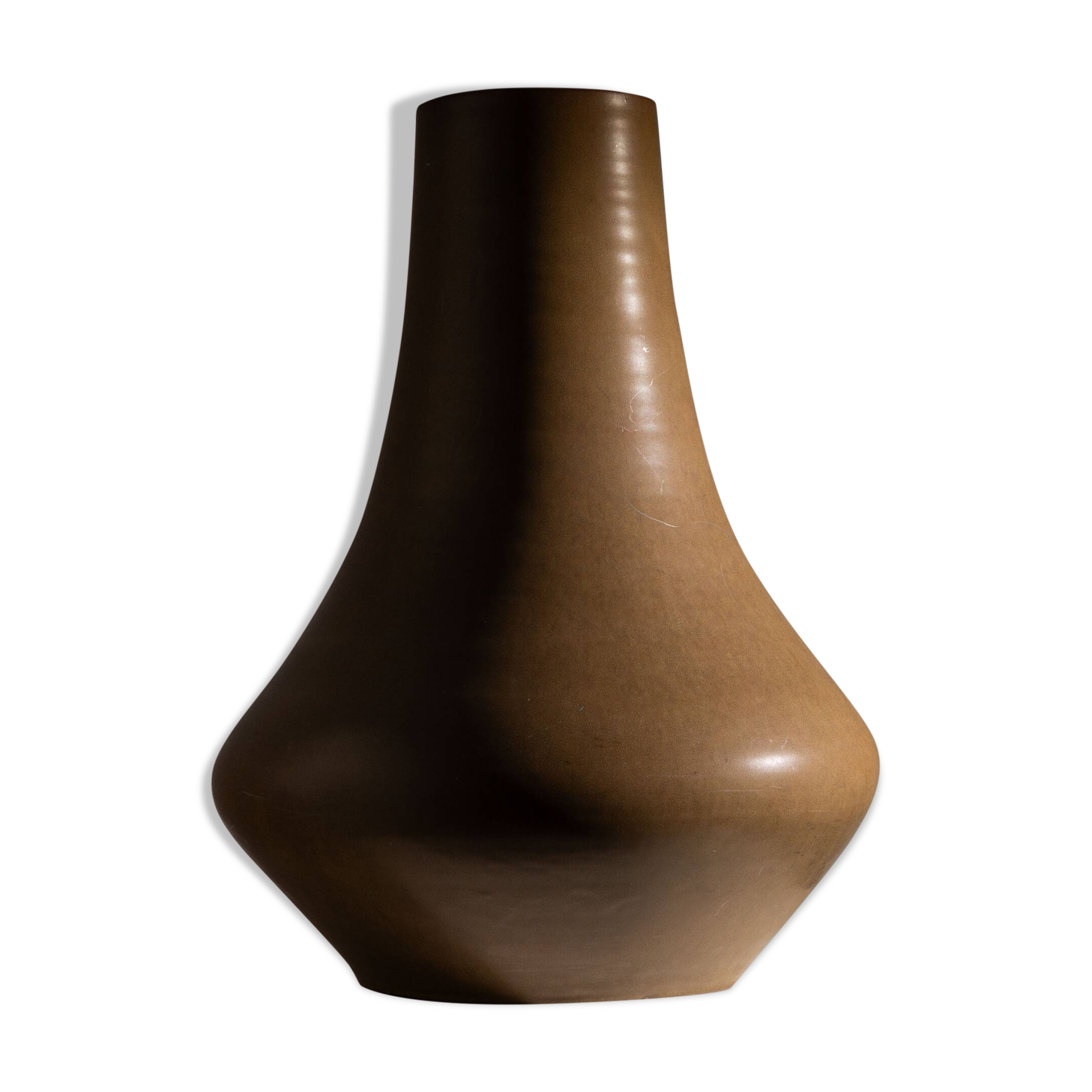 Minimalist curved stoneware vase in matte sand finish