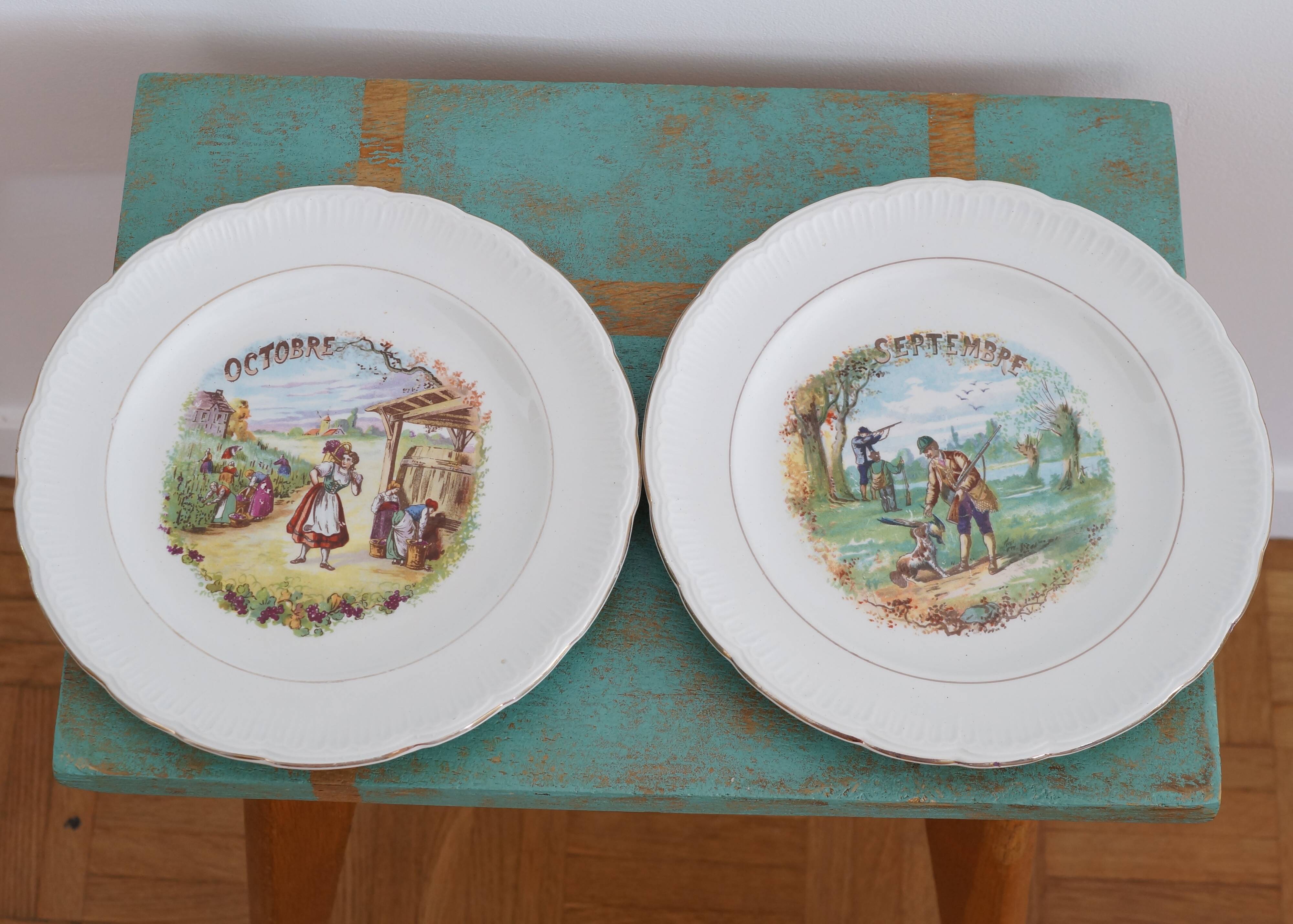 Service of 7 dessert plates St Amand with the months of the year