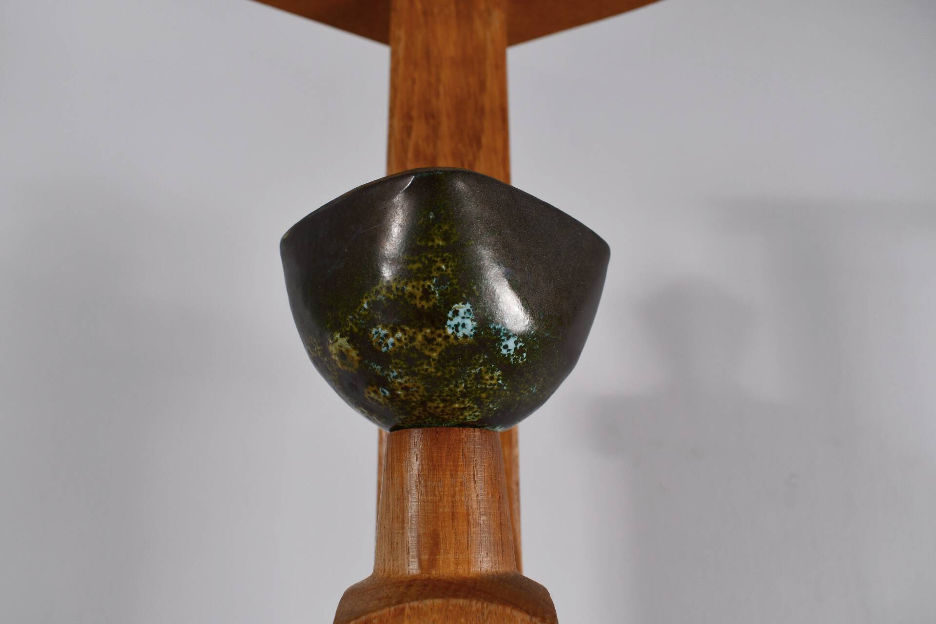 Guillerme et Chambron bar with standing lamp by Votre Maison.