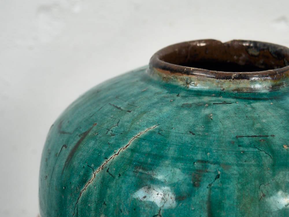 Antique Emerald Green Ceramic Vase (circa 1820)