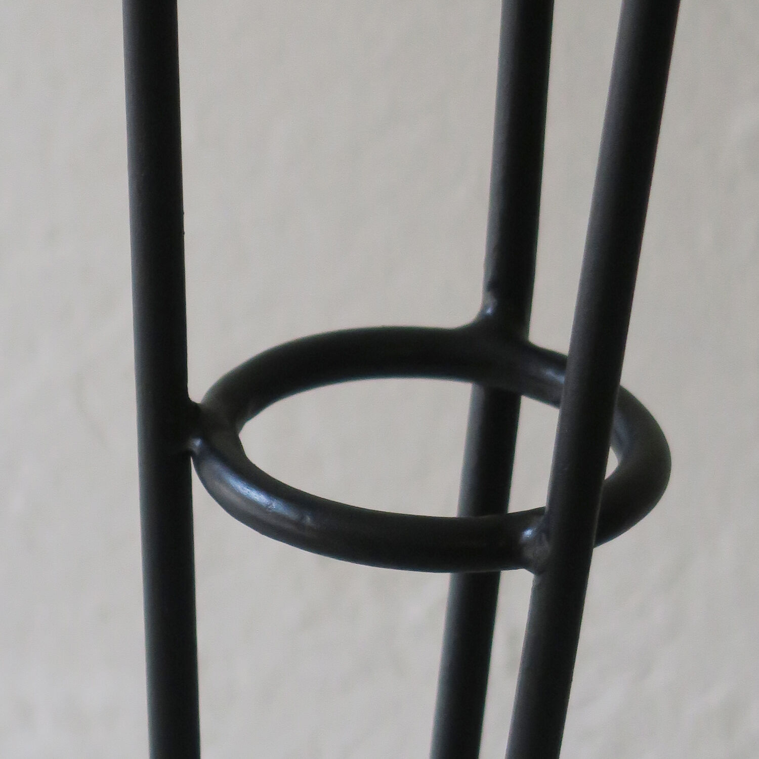 Wrought iron pot holder