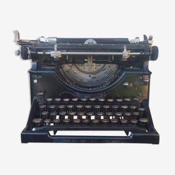 Underwood typewriter