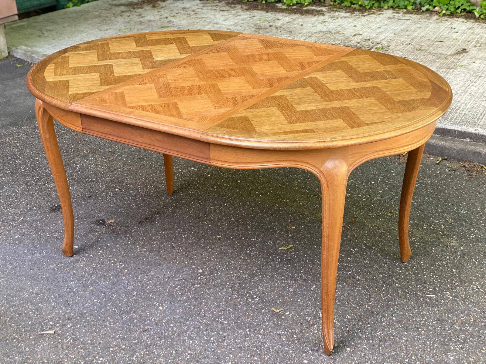 Round extendable dining table Louis XV in solid oak wood 100cm