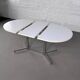 Table de repas ovale et extensible des années 50 chrome et formica