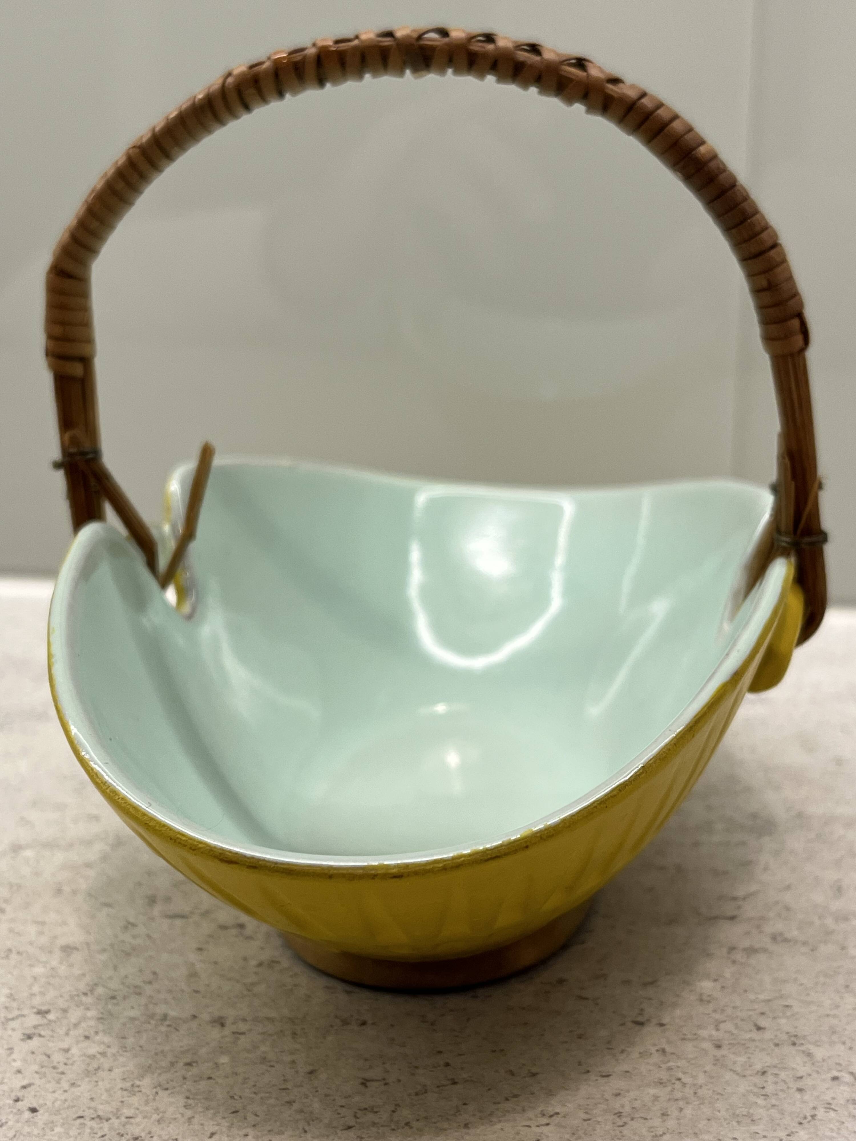 Ceramic appetizer basket