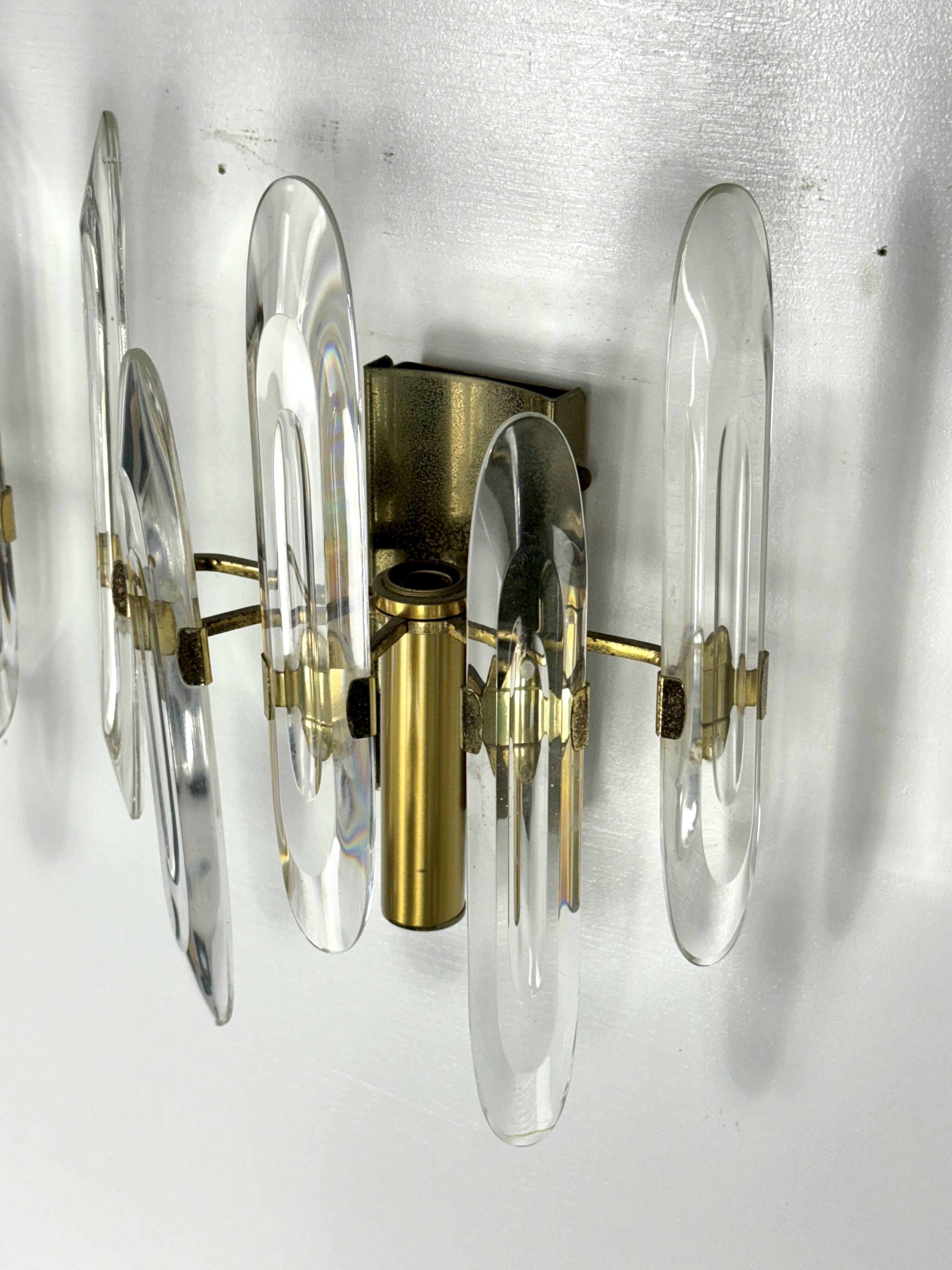 Sciolari, set of two large sconces in glass and gilded brass. Italy 1970s