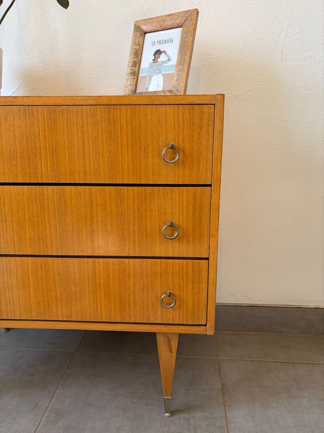 Lovely vintage chest of drawers from the 1960s.