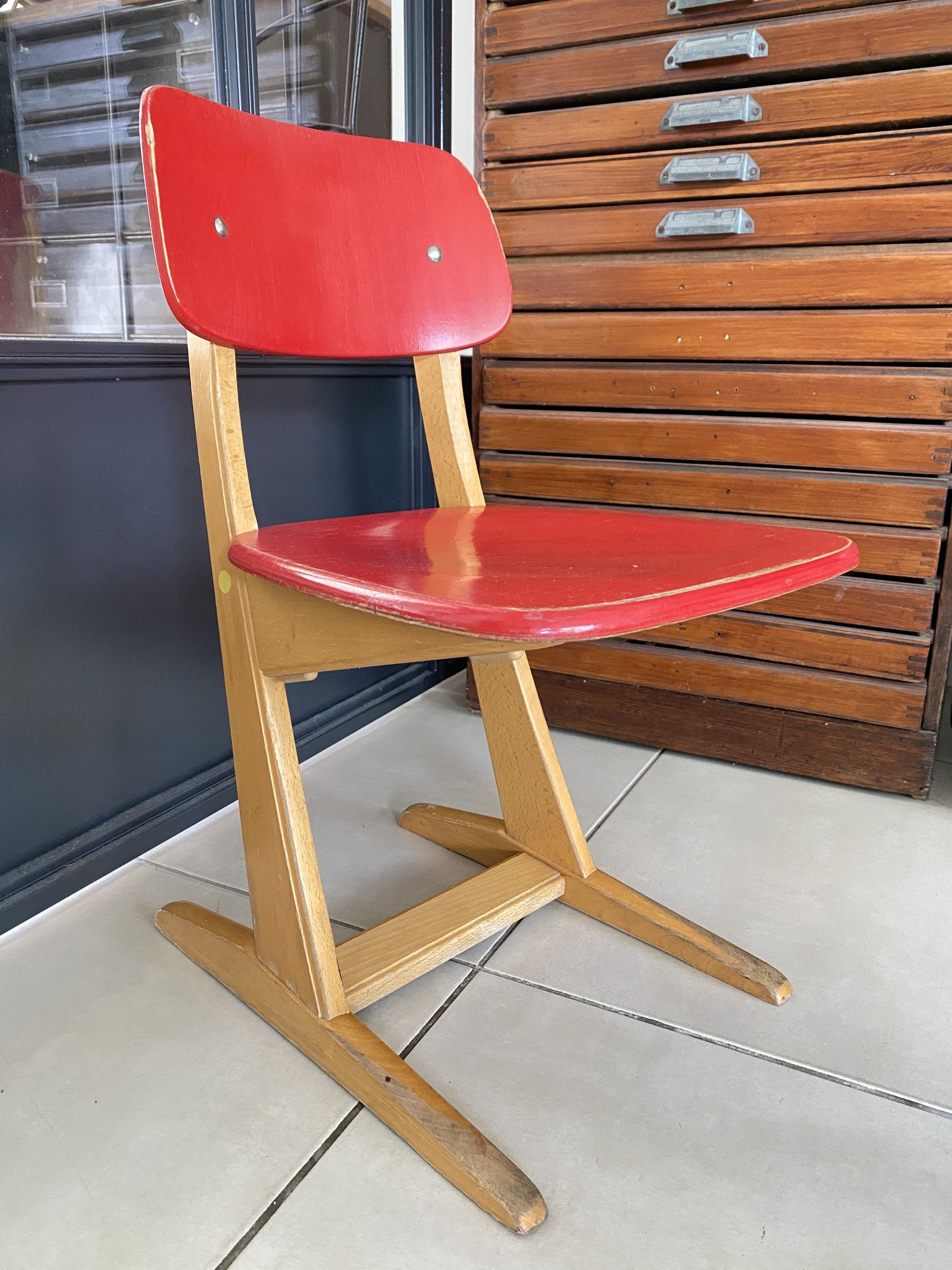 Vintage red Casala children's chair