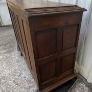 Country-style sideboard in solid oak – 18th century