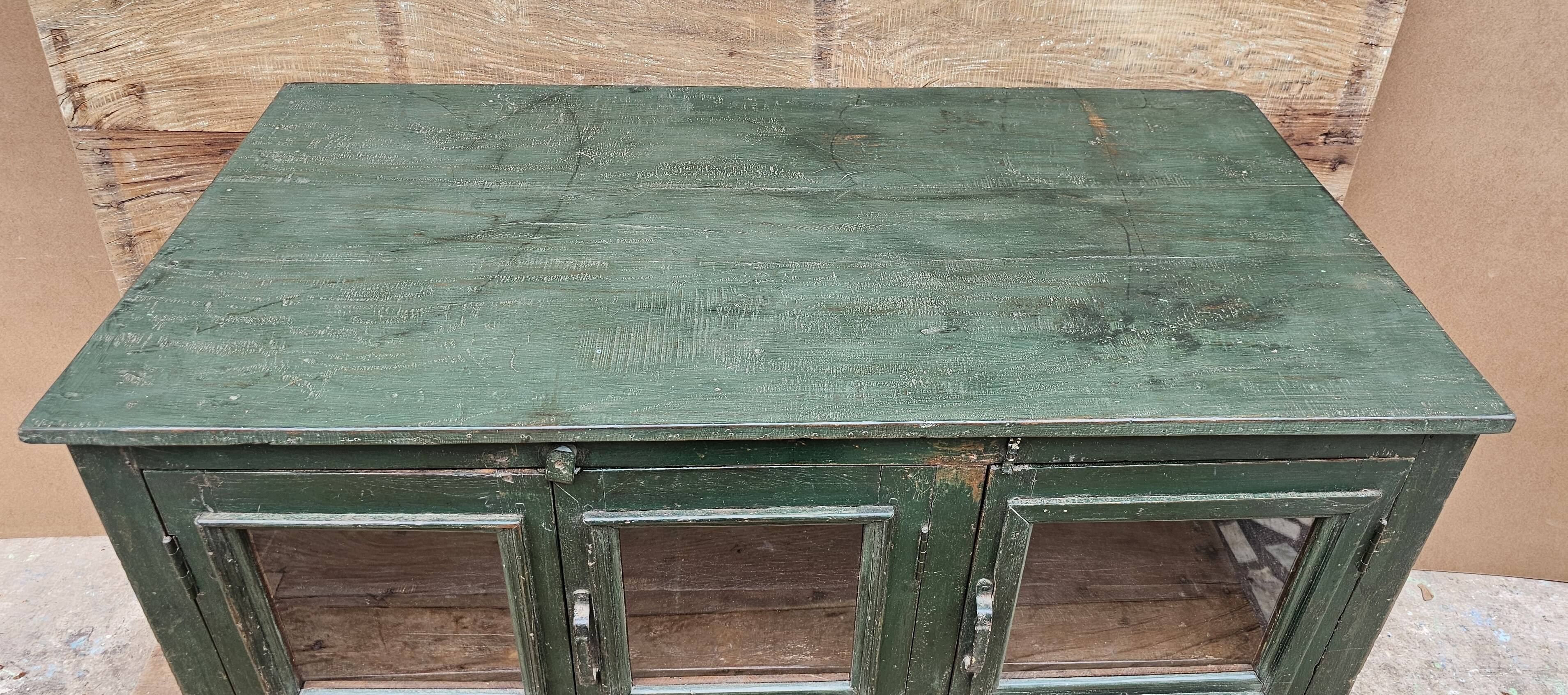 Ancien buffet vitré en teck birman