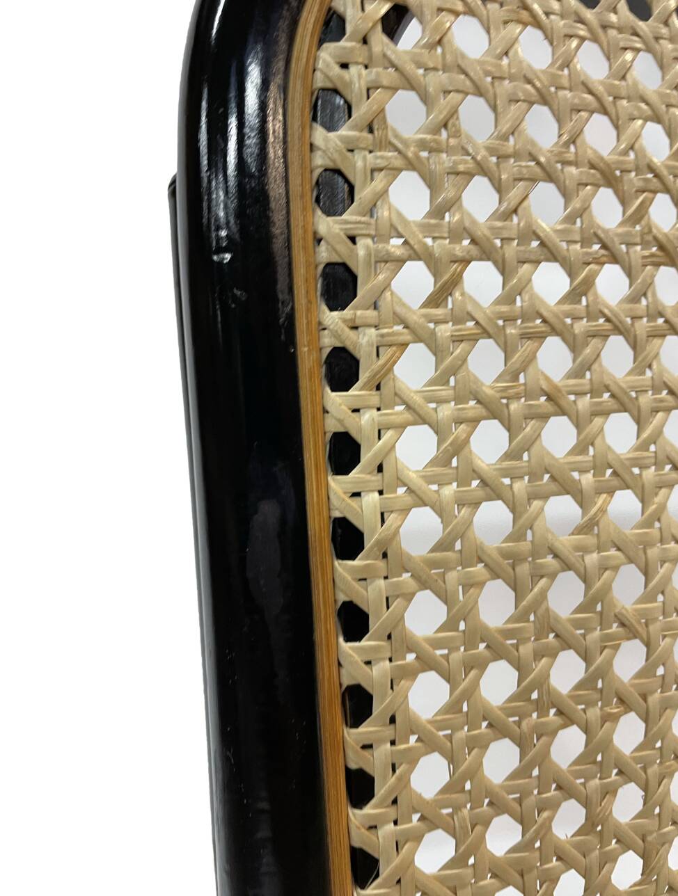 Chaise design Cesca modèle B32 en noir - structure noire