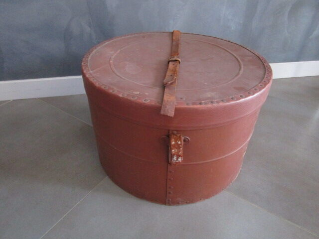 Old hat box