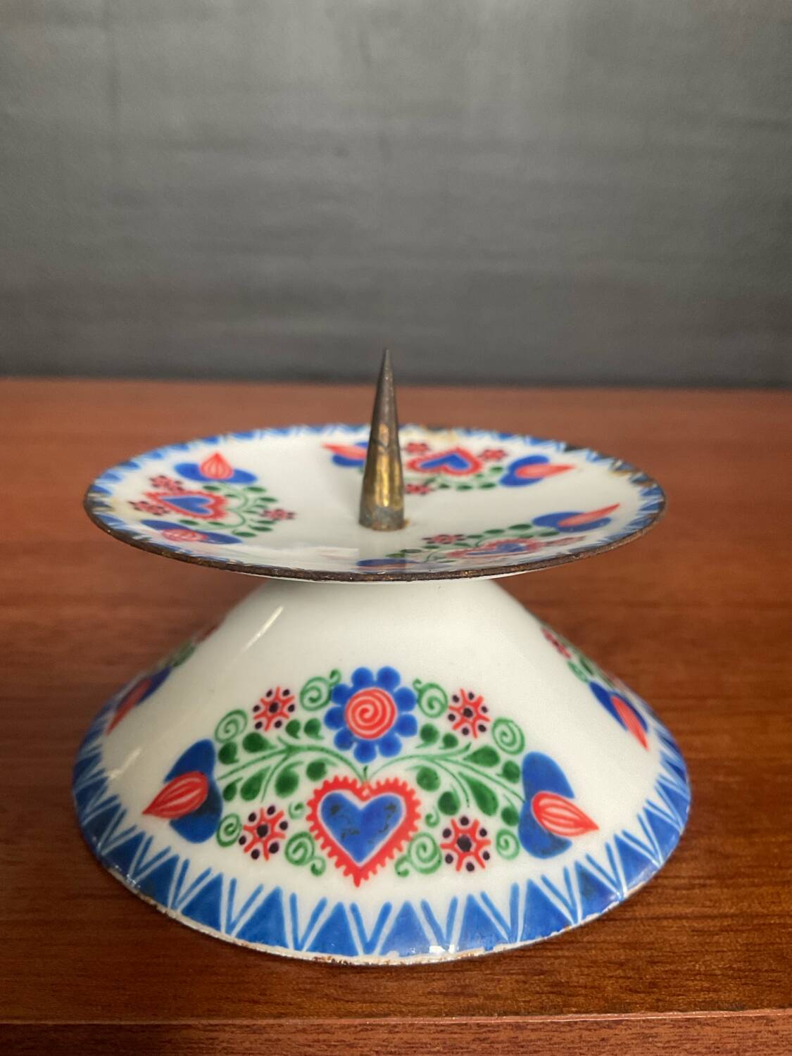 Poljak candle holder from the 1950s-60s in enamelled sheet metal.
