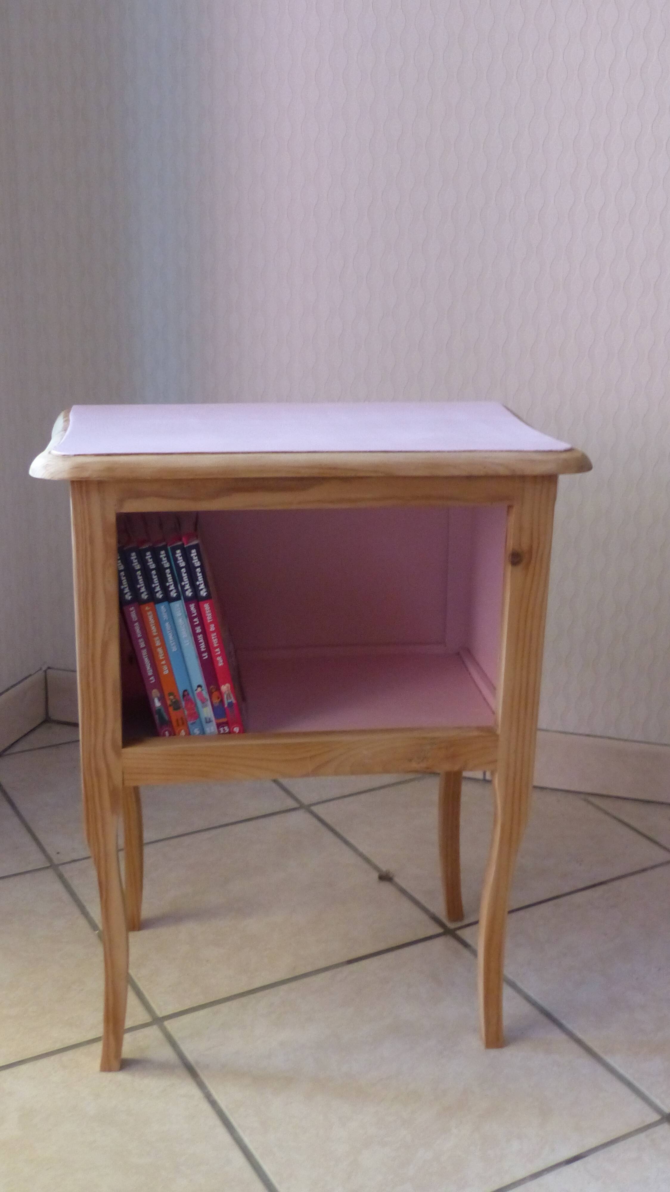 Bedside table pink Selency