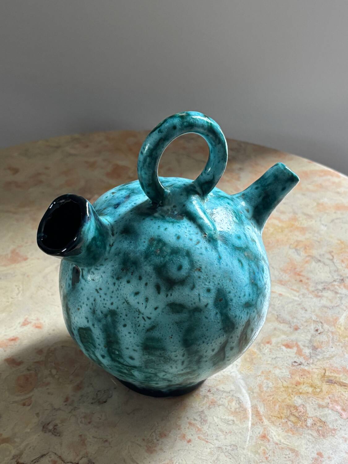 Pichet boule, gargoulette en céramique