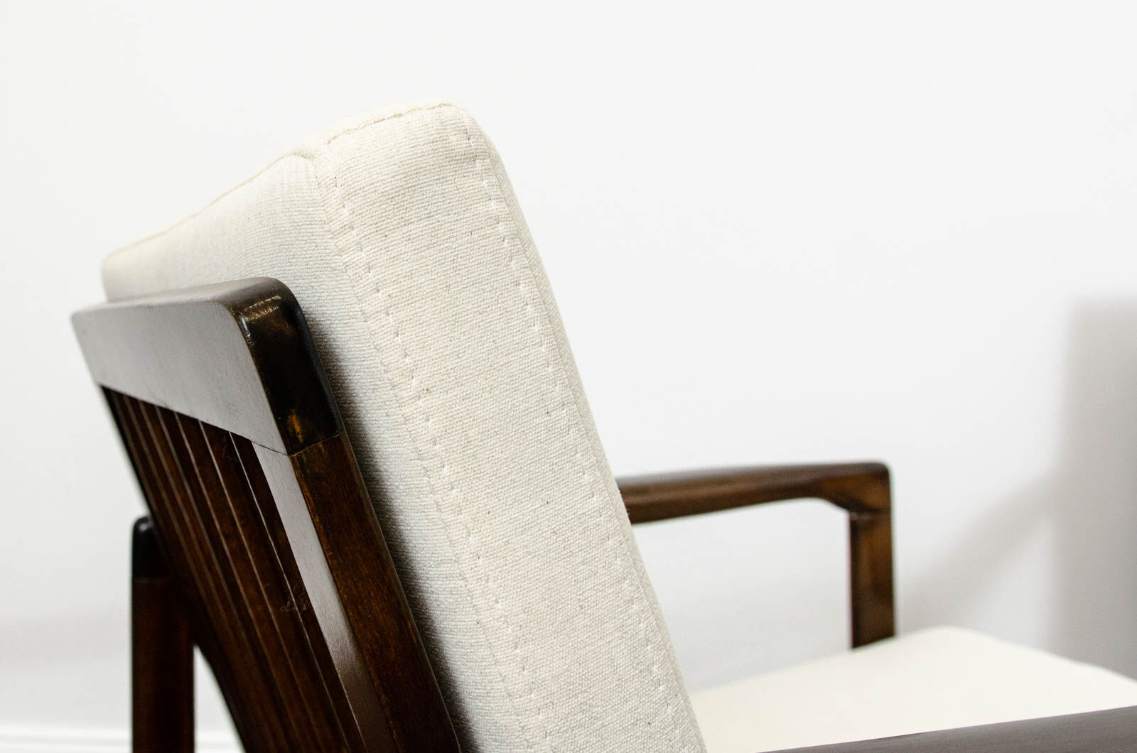 Paire de fauteuils B-7522 par Zenon Bączyk
