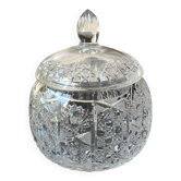 Bonbonnière/Drageoir vintage en cristal de Bohème finement taillé. Motifs étoiles sophistiquées/Croisillons. Dim 20 x 16 cm