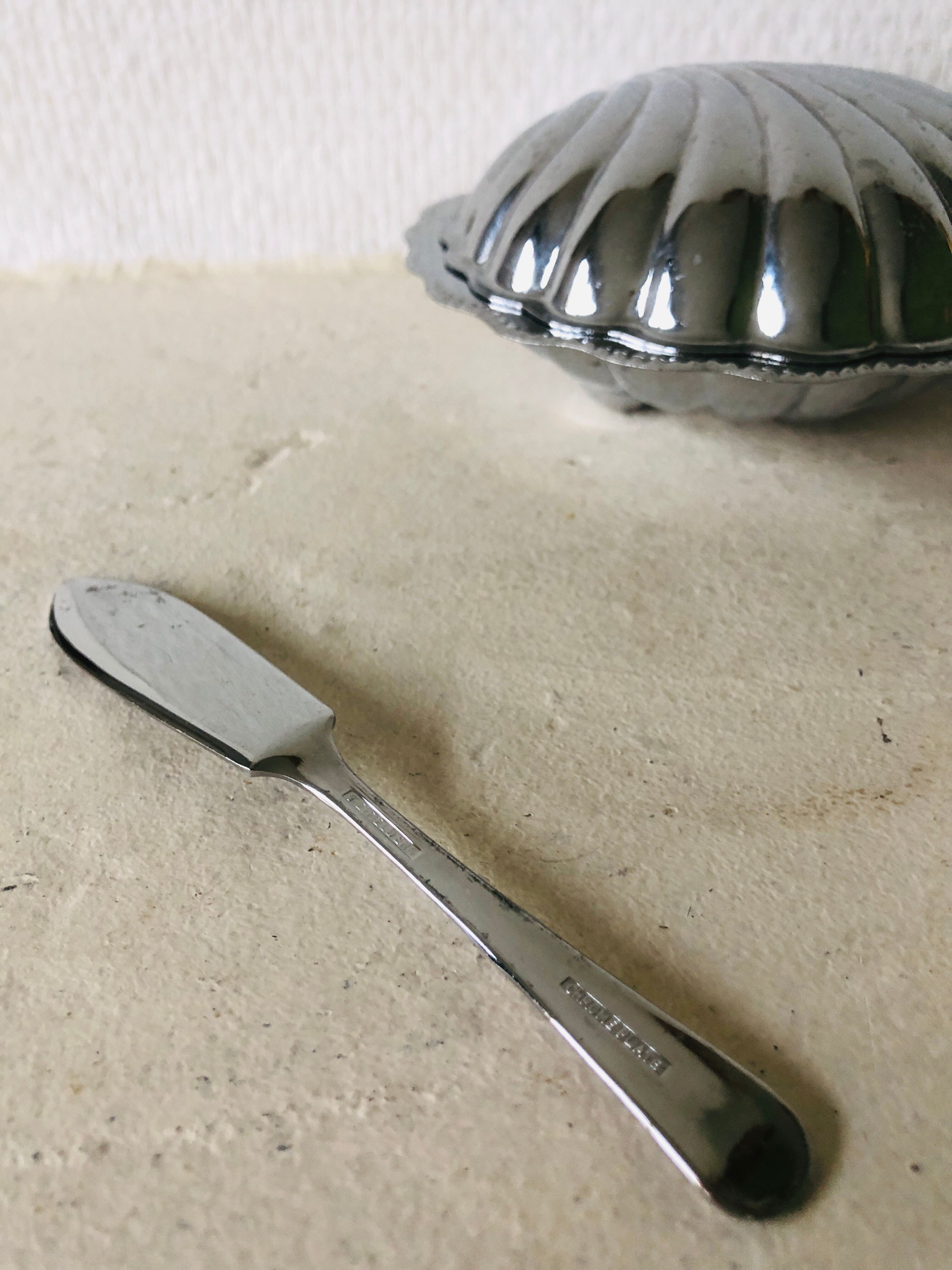 Vintage shell butter dish