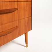 Commode en teck avec ferrules en laiton