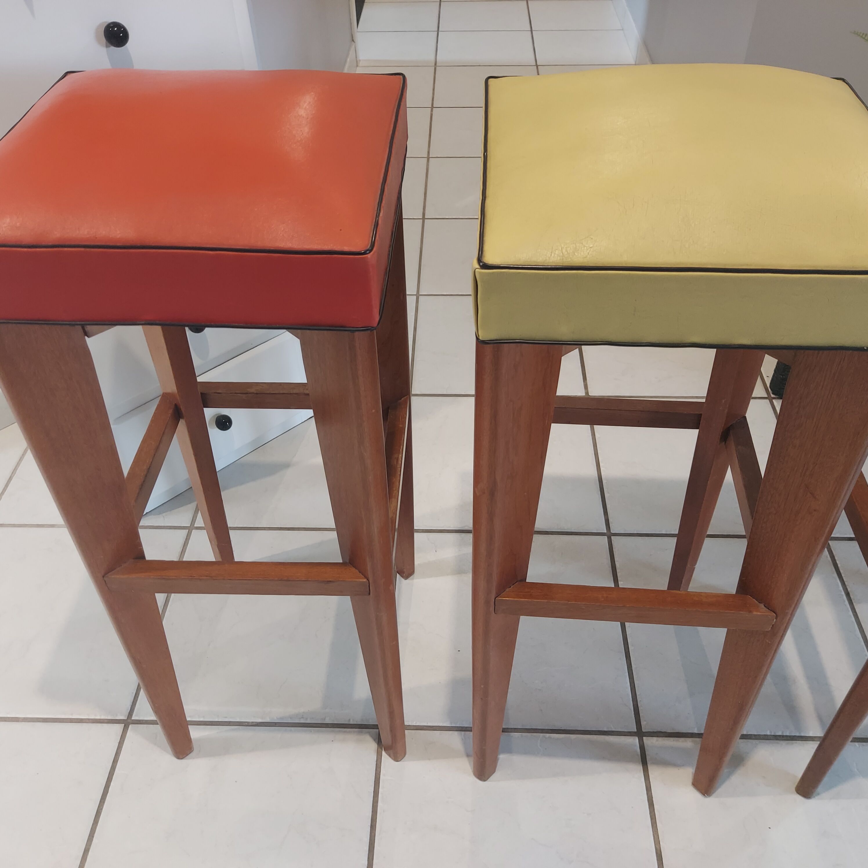 Suite of 3 bar stools Vintage Bistrot 1960s