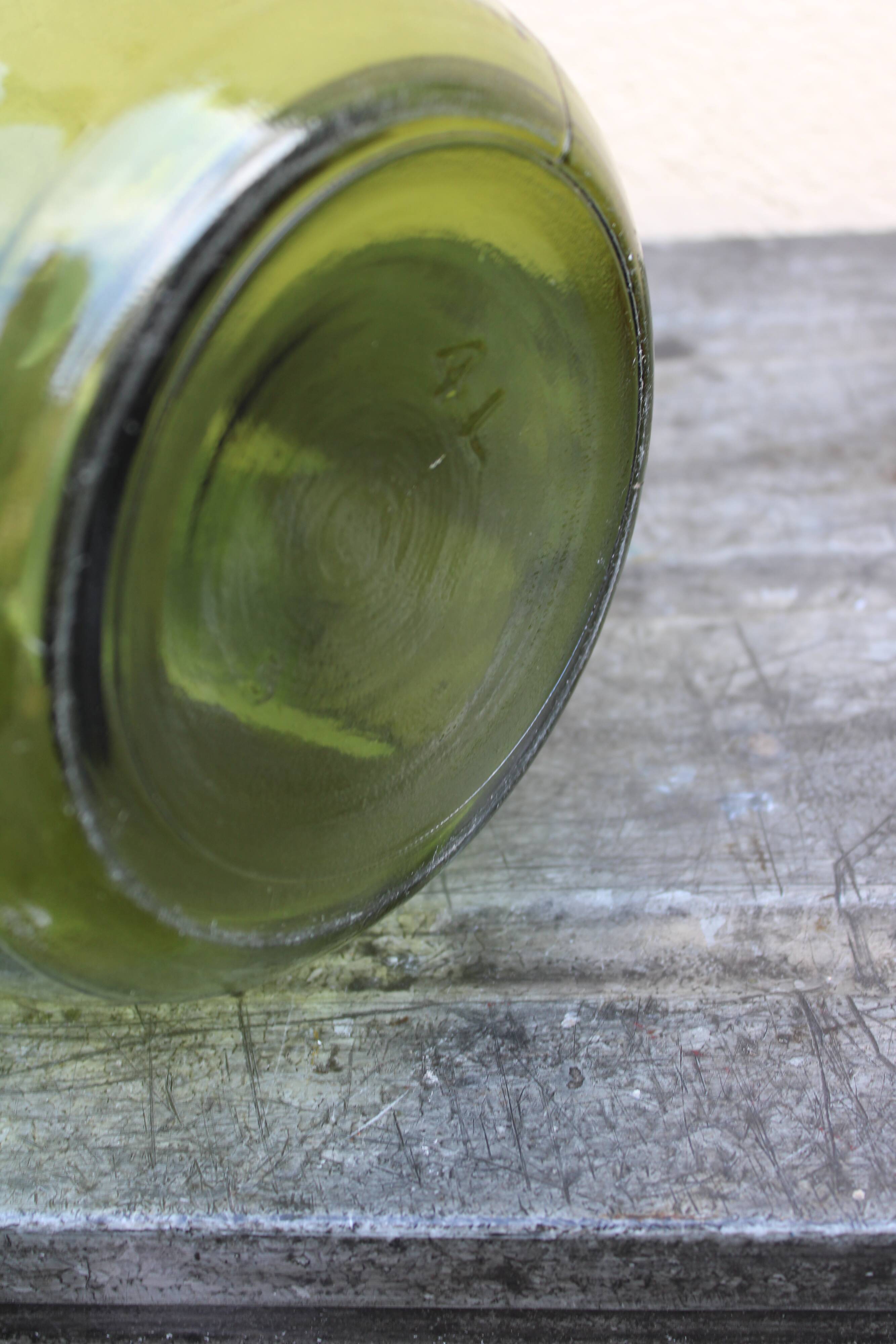 Demijohn with bottle green handle