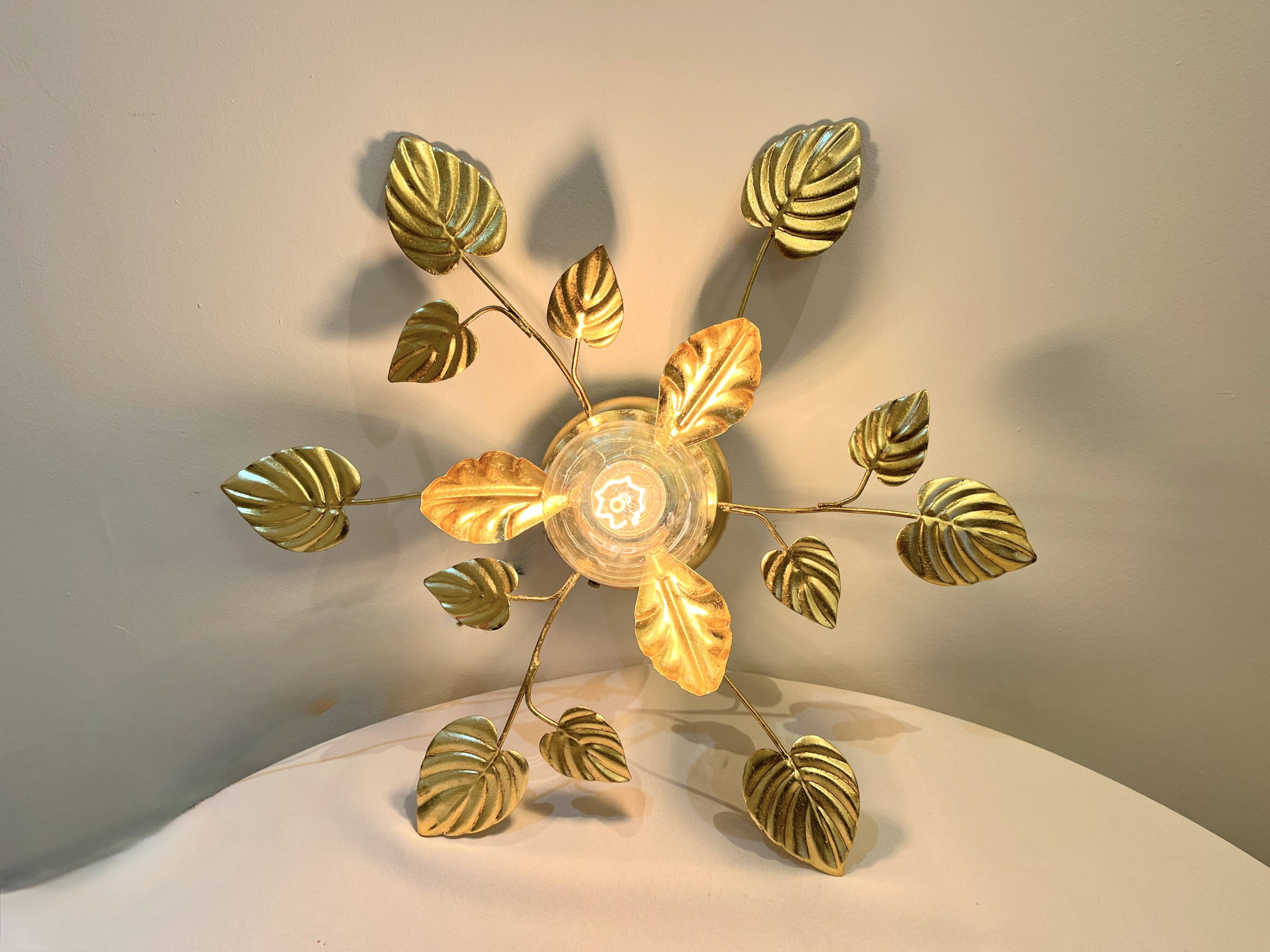 Gold leaf metal flower wall sconce 1970s 1980s Hollywood Regency Masca leaf