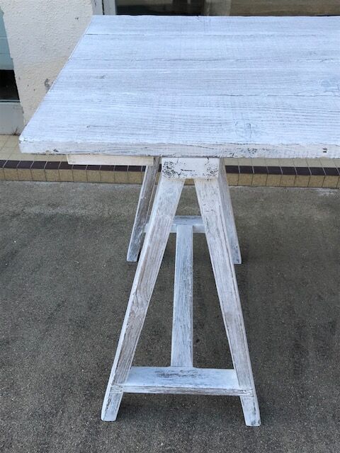 Trestle console