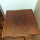Tripod table