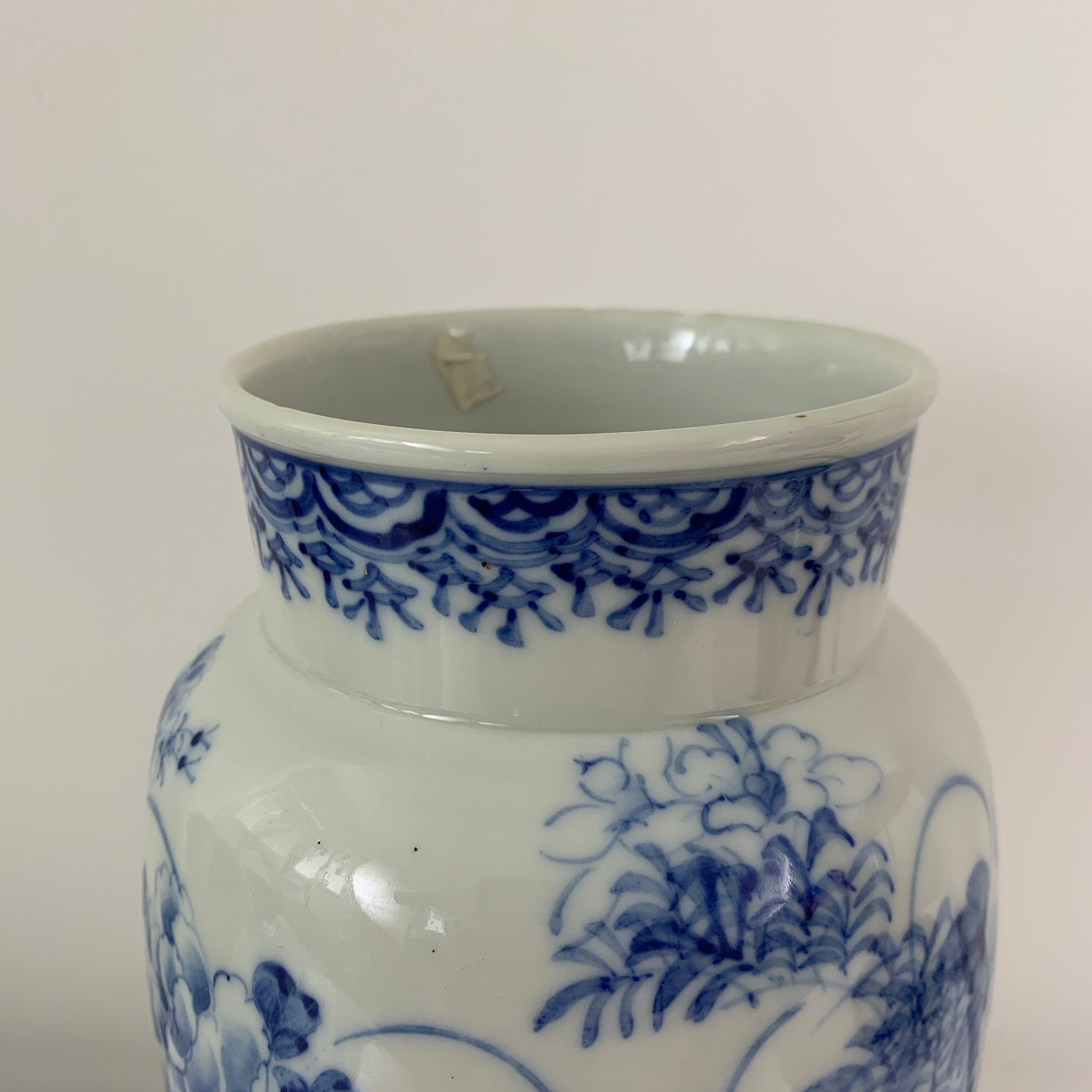 Porcelain vase White blue nineteenth Japan Meiji