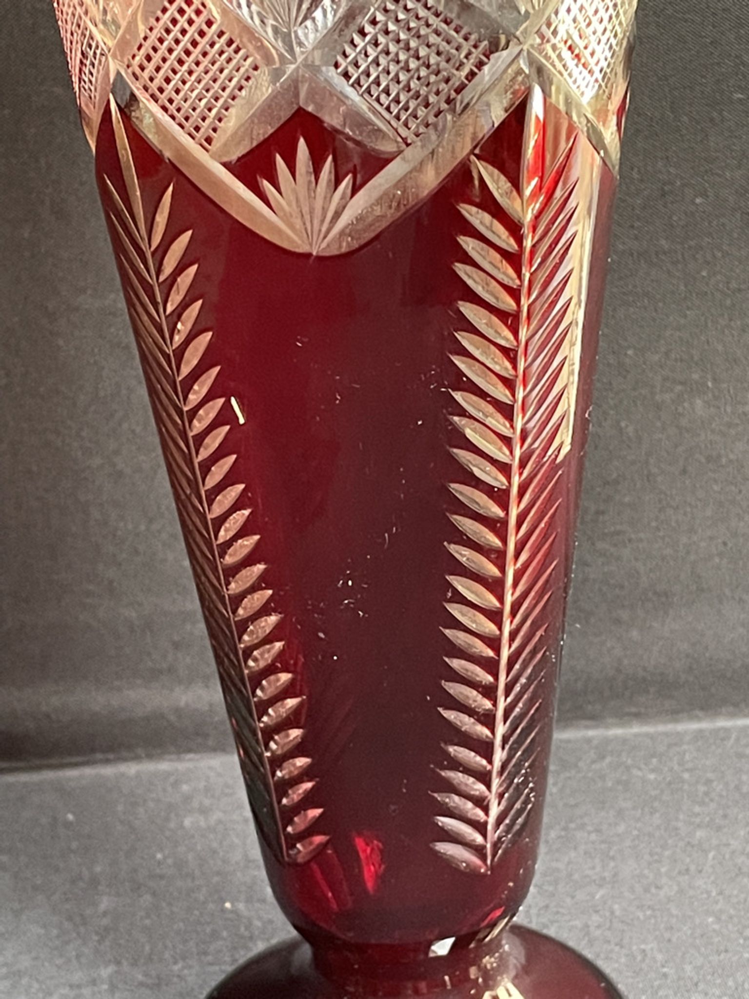 Vase balustre - cristal soufflé taillé