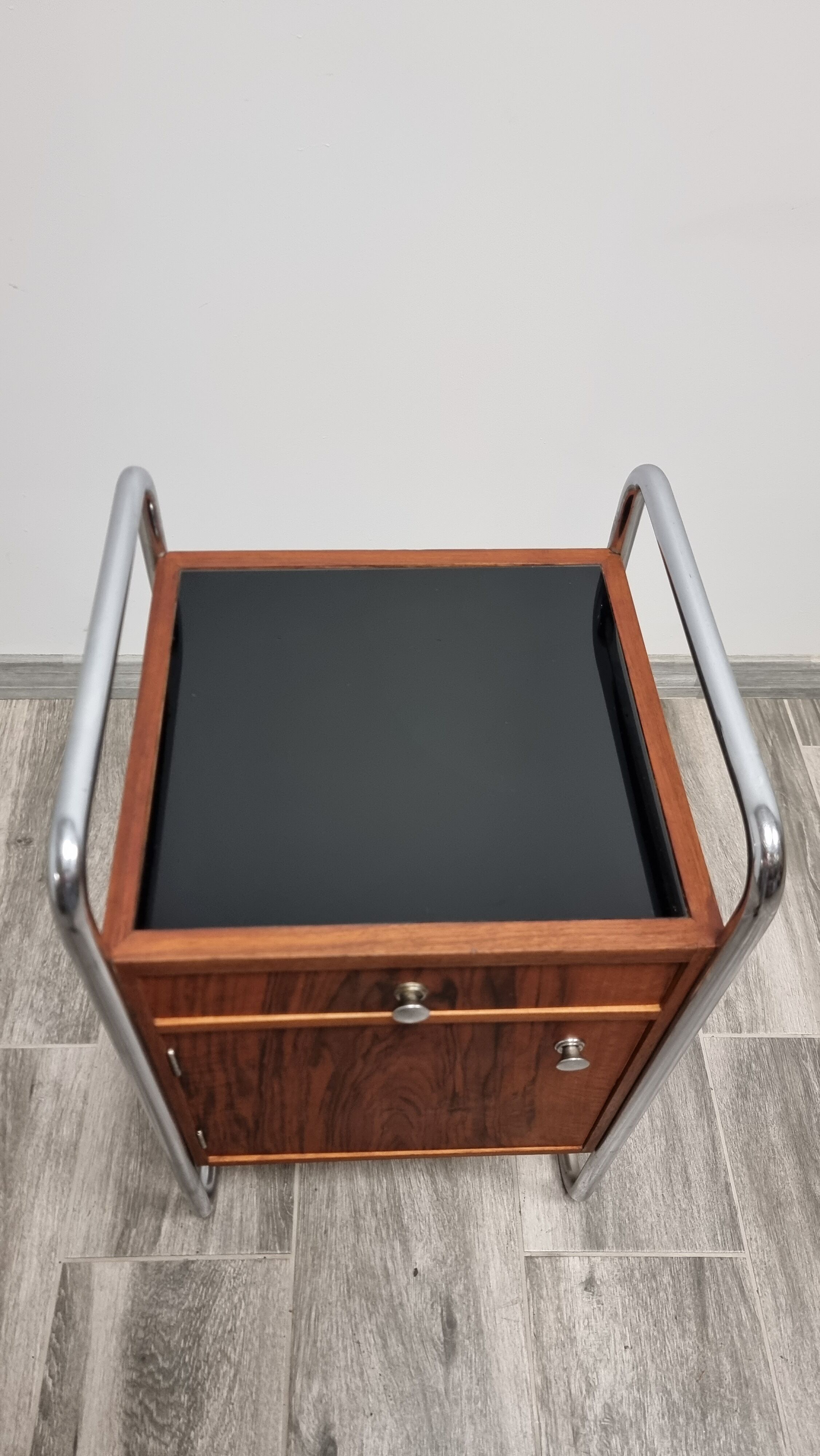 Table de chevet chromée Bauhaus